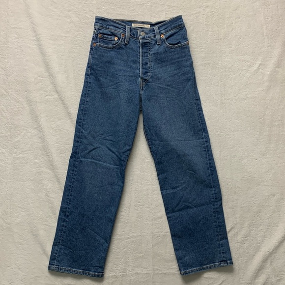 Levi's Women's RIBCAGE STRAIGHT ankle button front Jeans Size W26 L27 - Picture 1 of 9